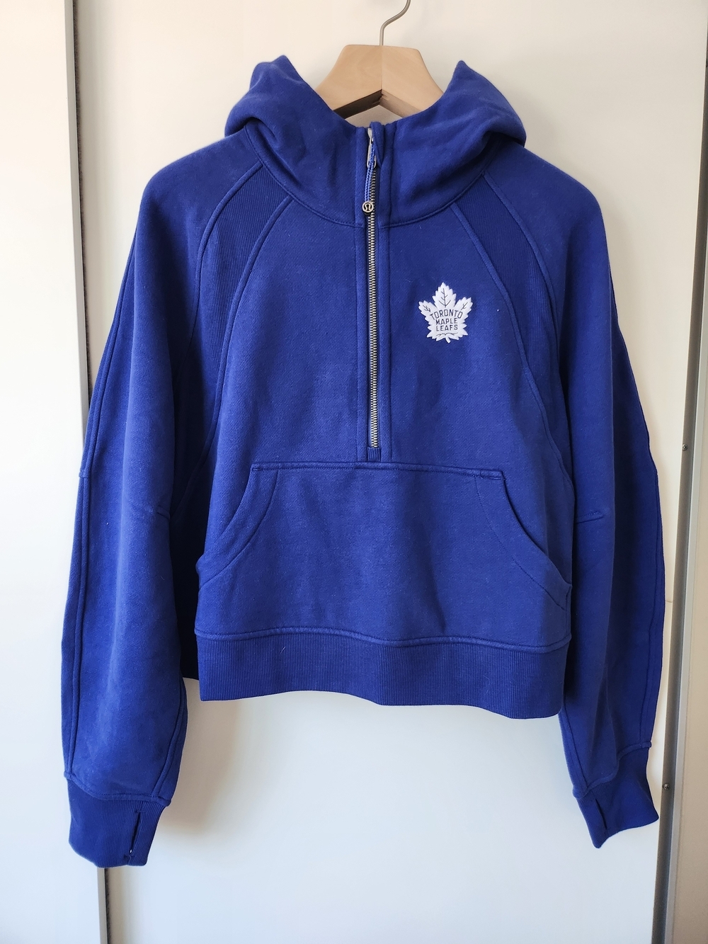 NHL Wmns Toronto Maple Leafs Lululemon Larkspur Scuba Oversized Half-Zip Hoodue - Picture 3 of 6